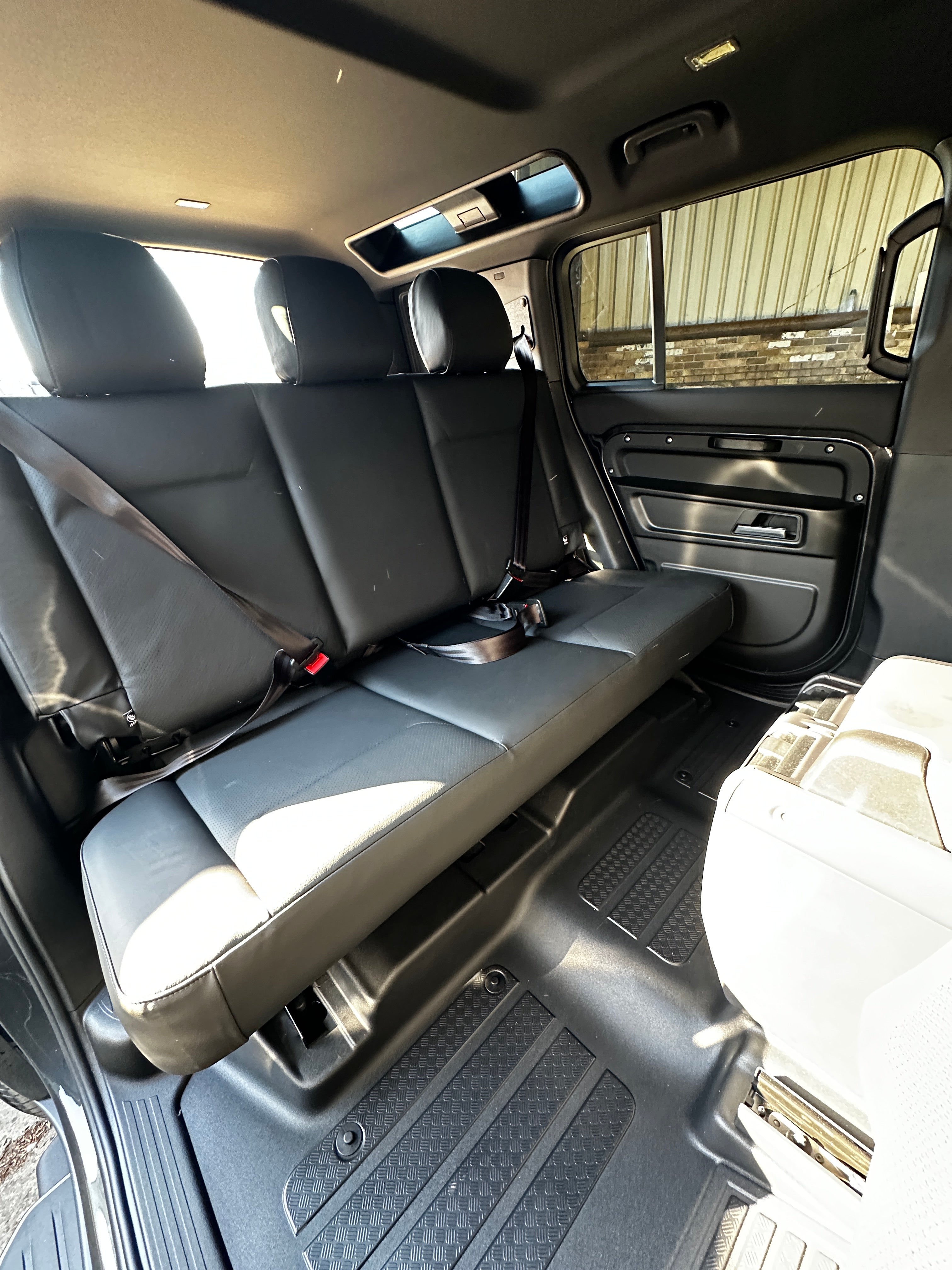 L663 Defender 110 Pro Package
