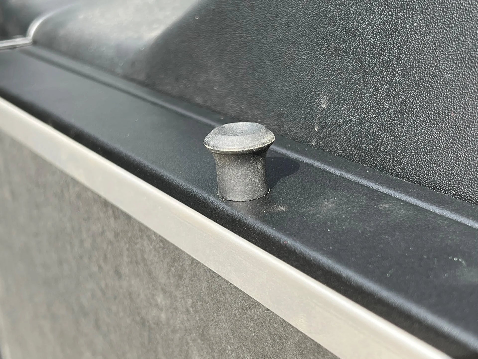 (L663) Defender Rear Door Tailgate Table 2020+