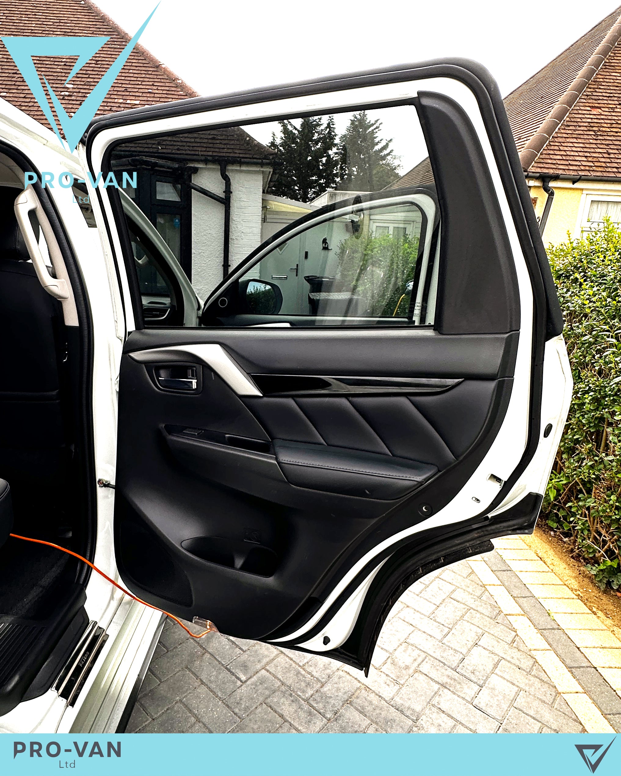 Mitsubishi Shogun Sport Commercial Rear Seat Conversion