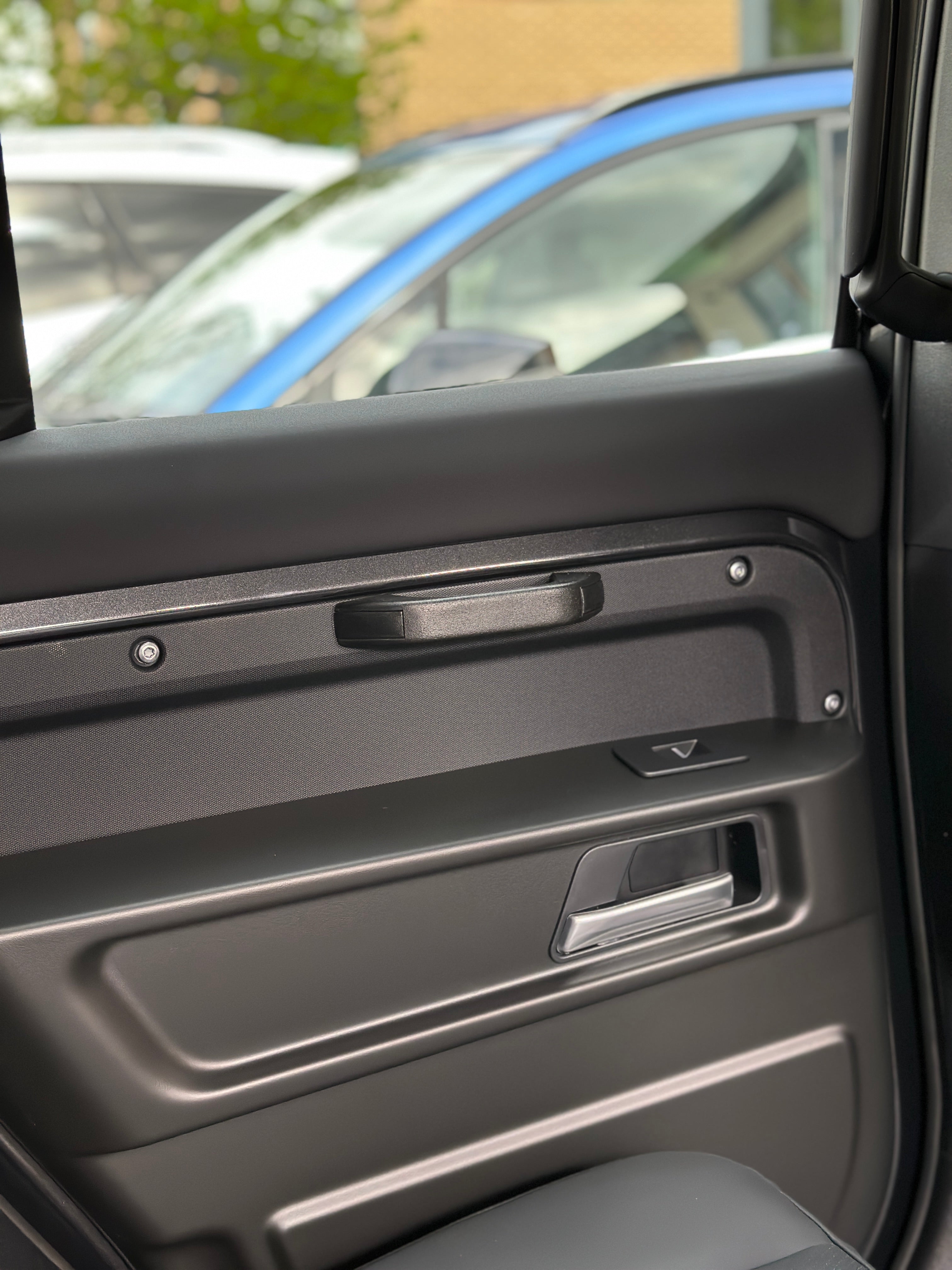 Defender 110 Commercial Rear Window Activation