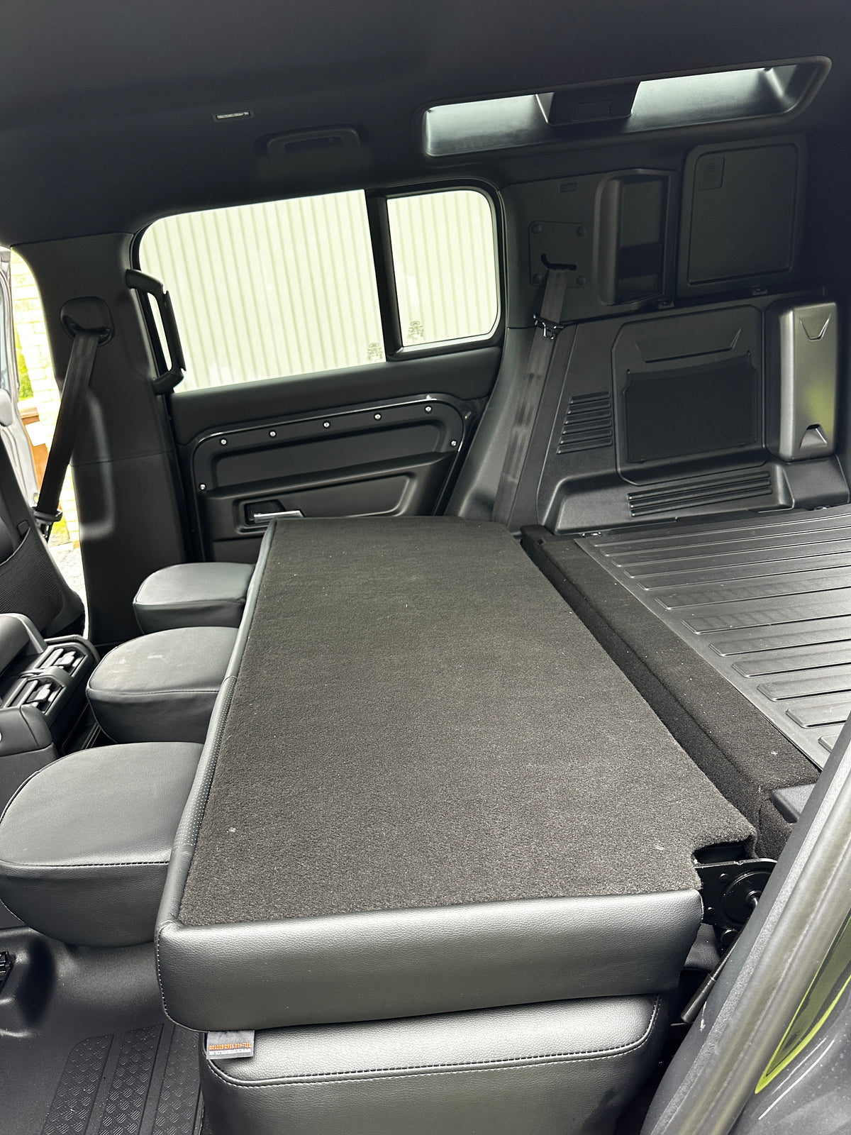 L663 Defender 110 Premium Package