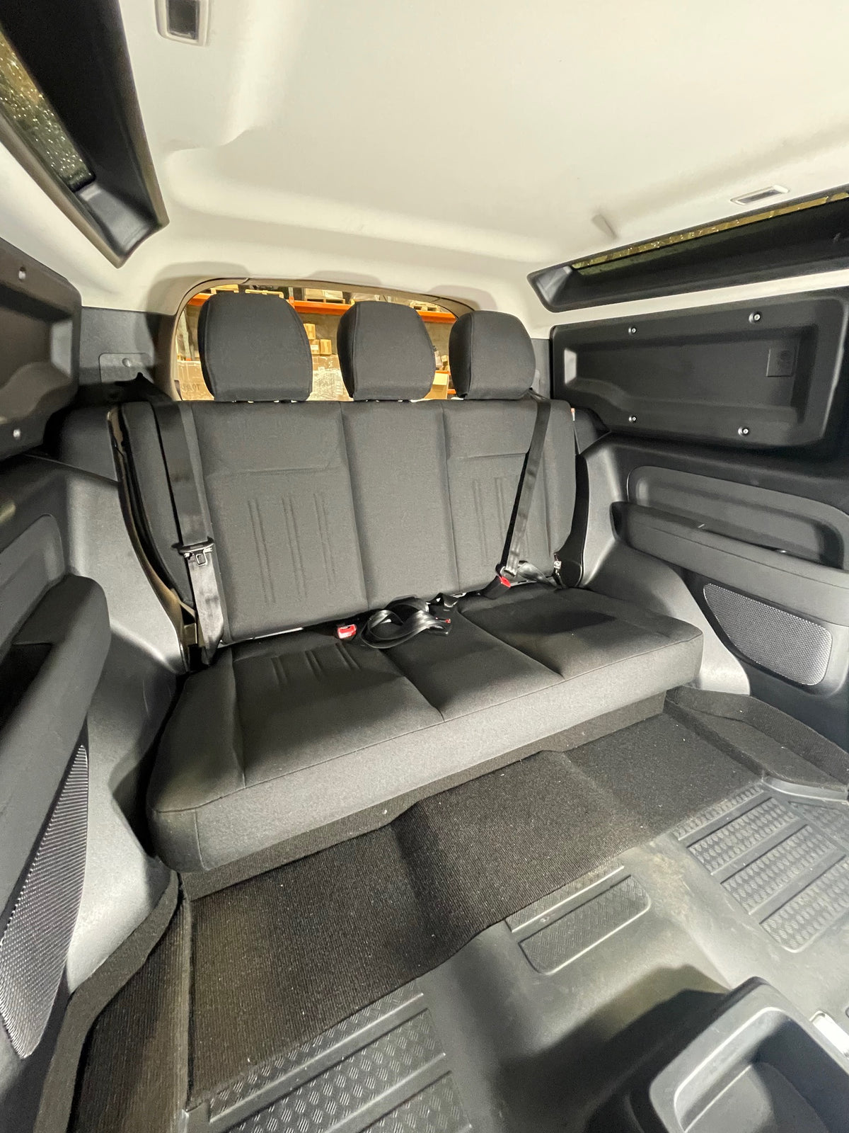 L663 Defender 90 Premium Package